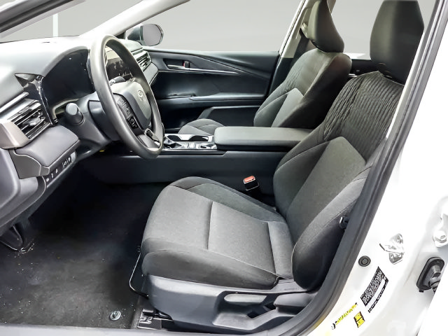 Used 2026 Toyota Camry LE FWD image 8