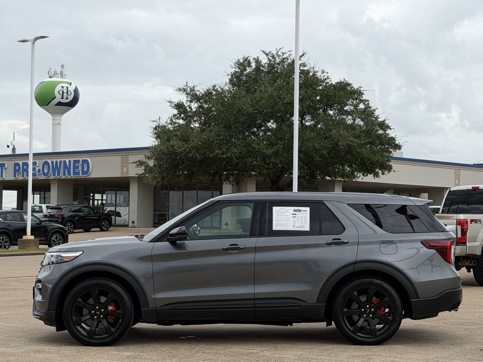 Used 2022 Ford Explorer ST w/ Equipment Group 401A RWD image 7