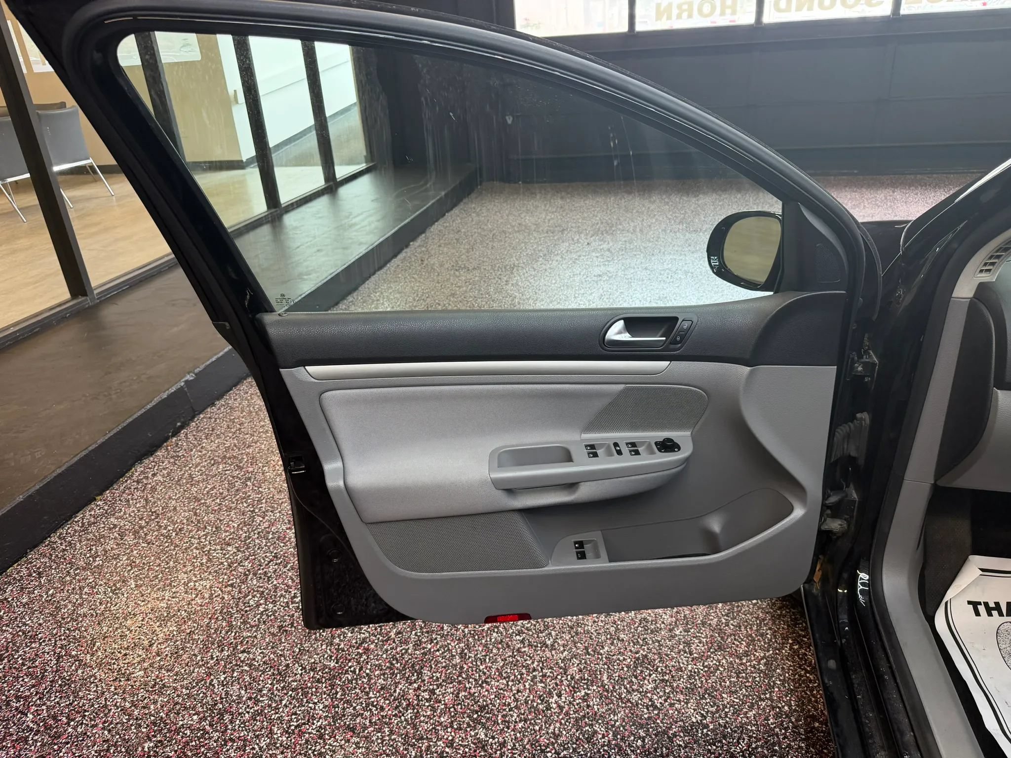 Used 2009 Volkswagen Rabbit S FWD image 11
