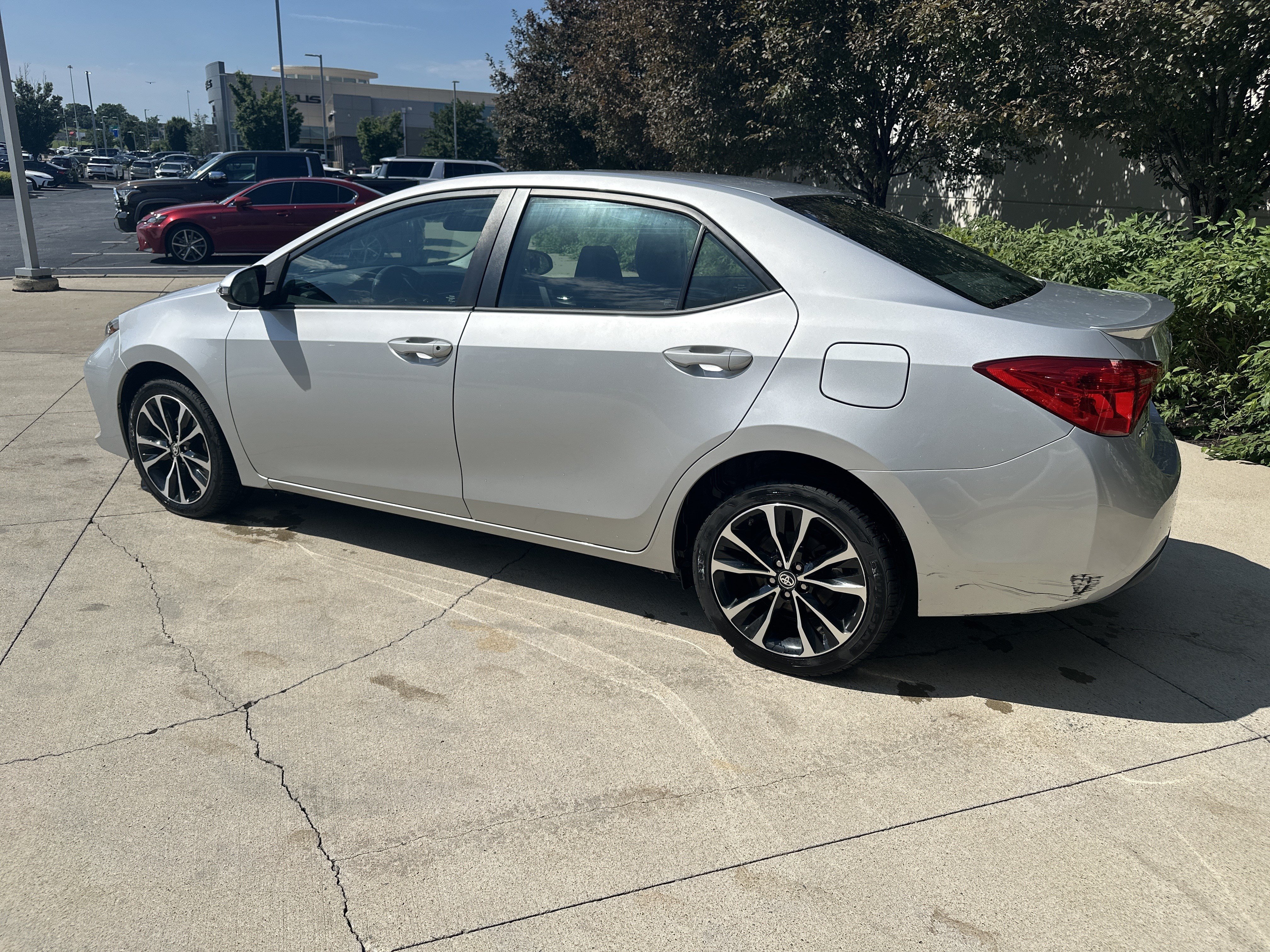 Used 2017 Toyota Corolla SE w/ Carpet Mat Package (TMS) FWD image 7