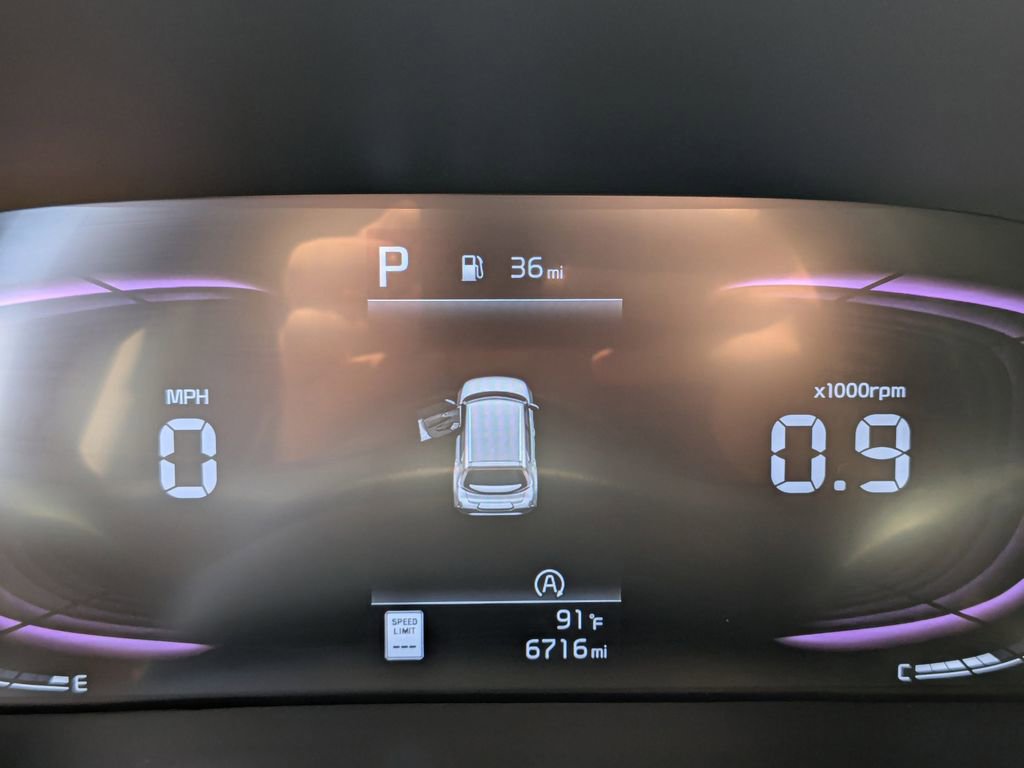 Certified 2025 Kia Soul LX w/ LX Technology Package FWD image 33