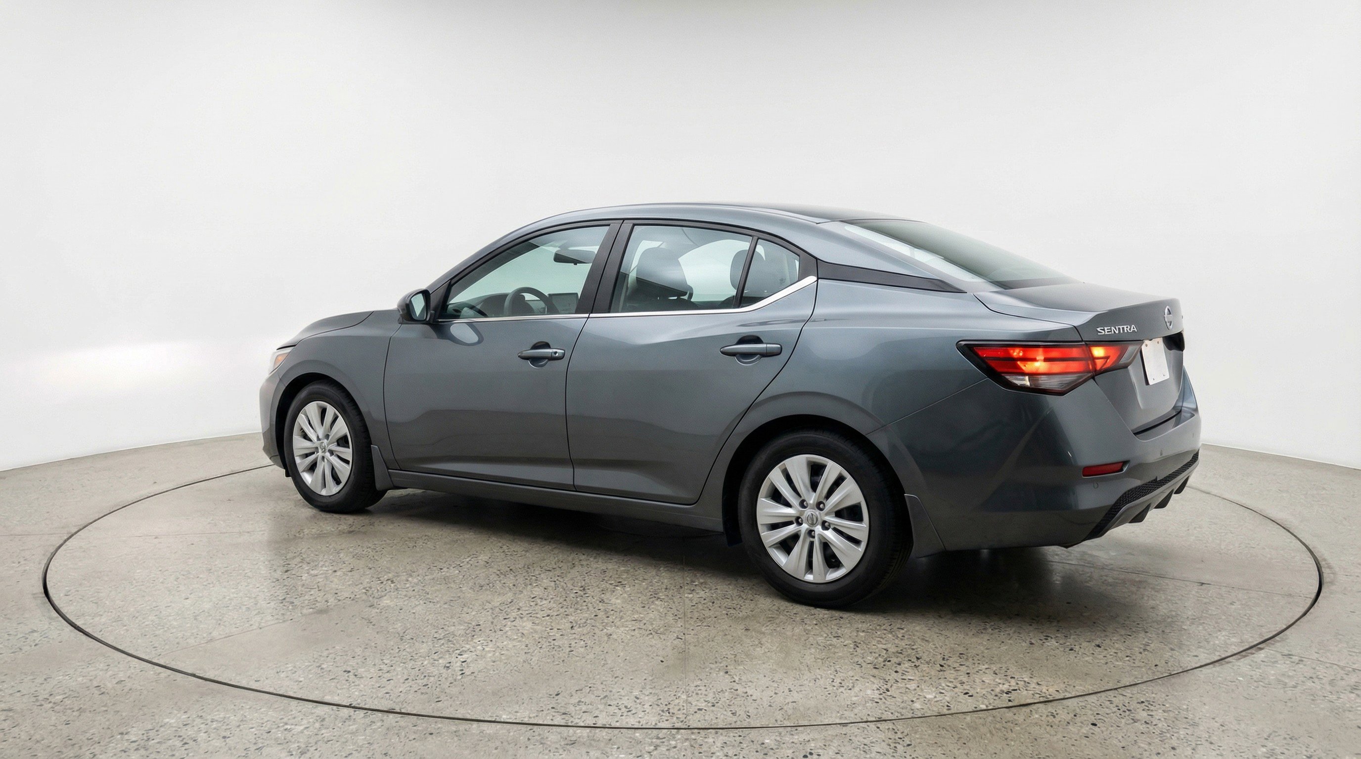 Used 2025 Nissan Sentra S FWD image 6