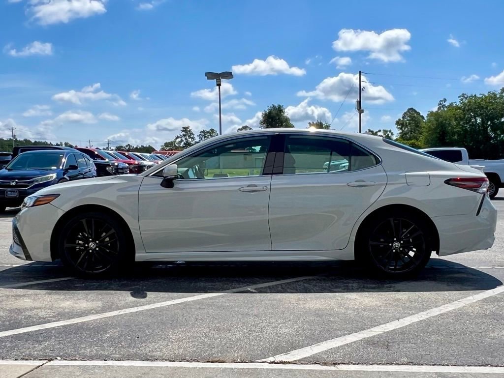 Used 2023 Toyota Camry XSE image 9