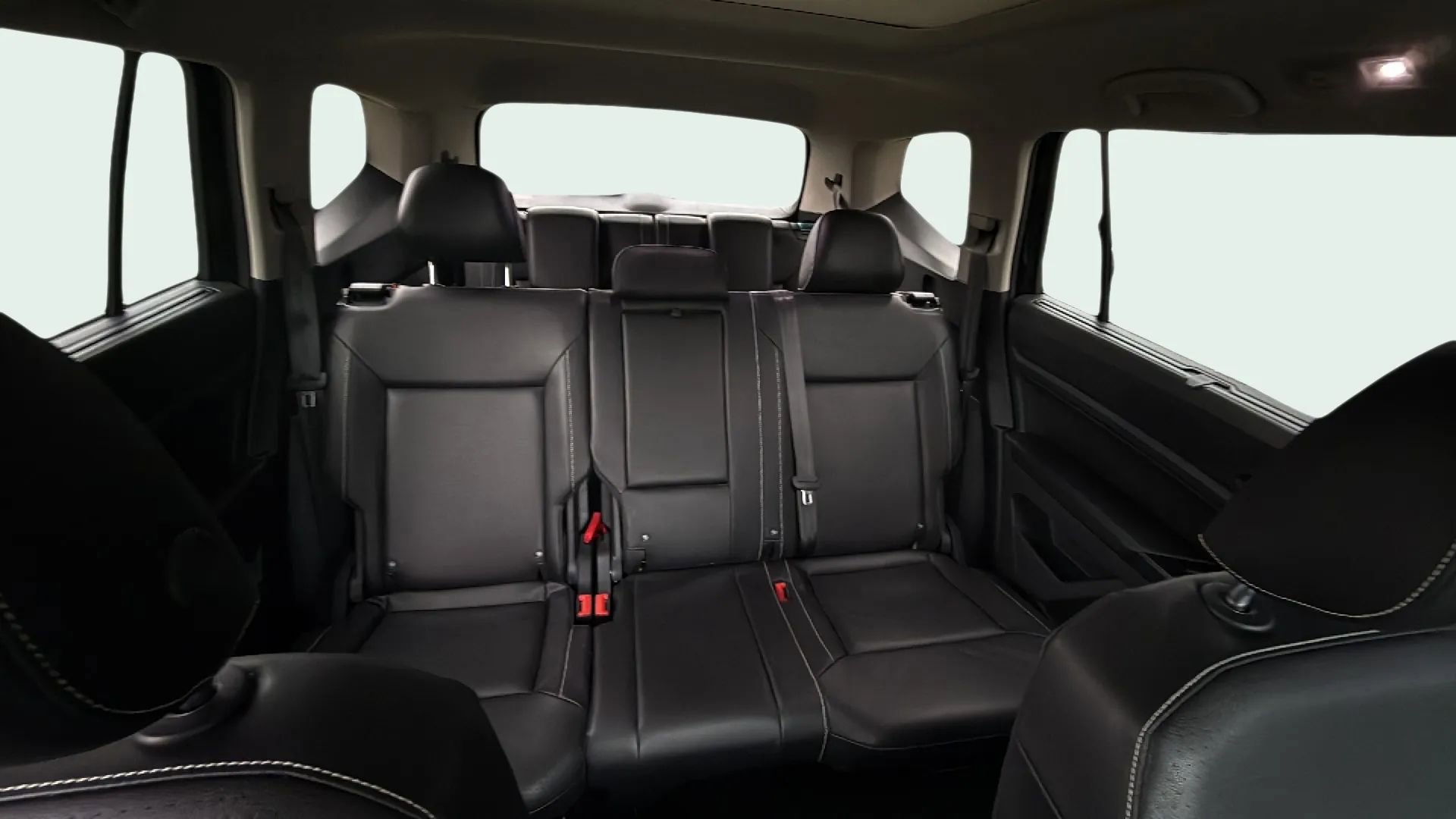 Used 2021 Volkswagen Atlas SE w/ Panoramic Sunroof Package image 9