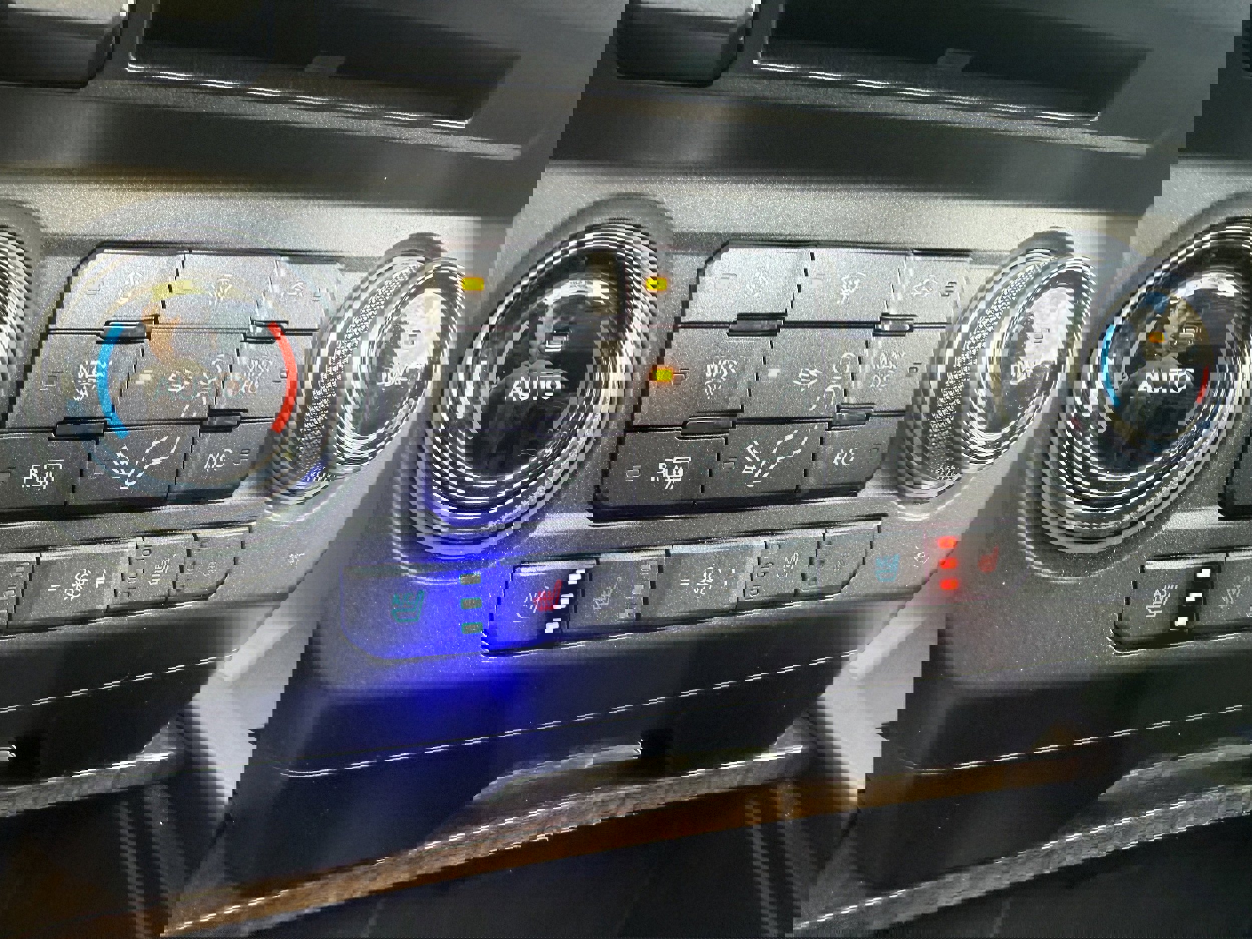 Used 2017 Ford F350 Platinum w/ Platinum Ultimate Package image 16