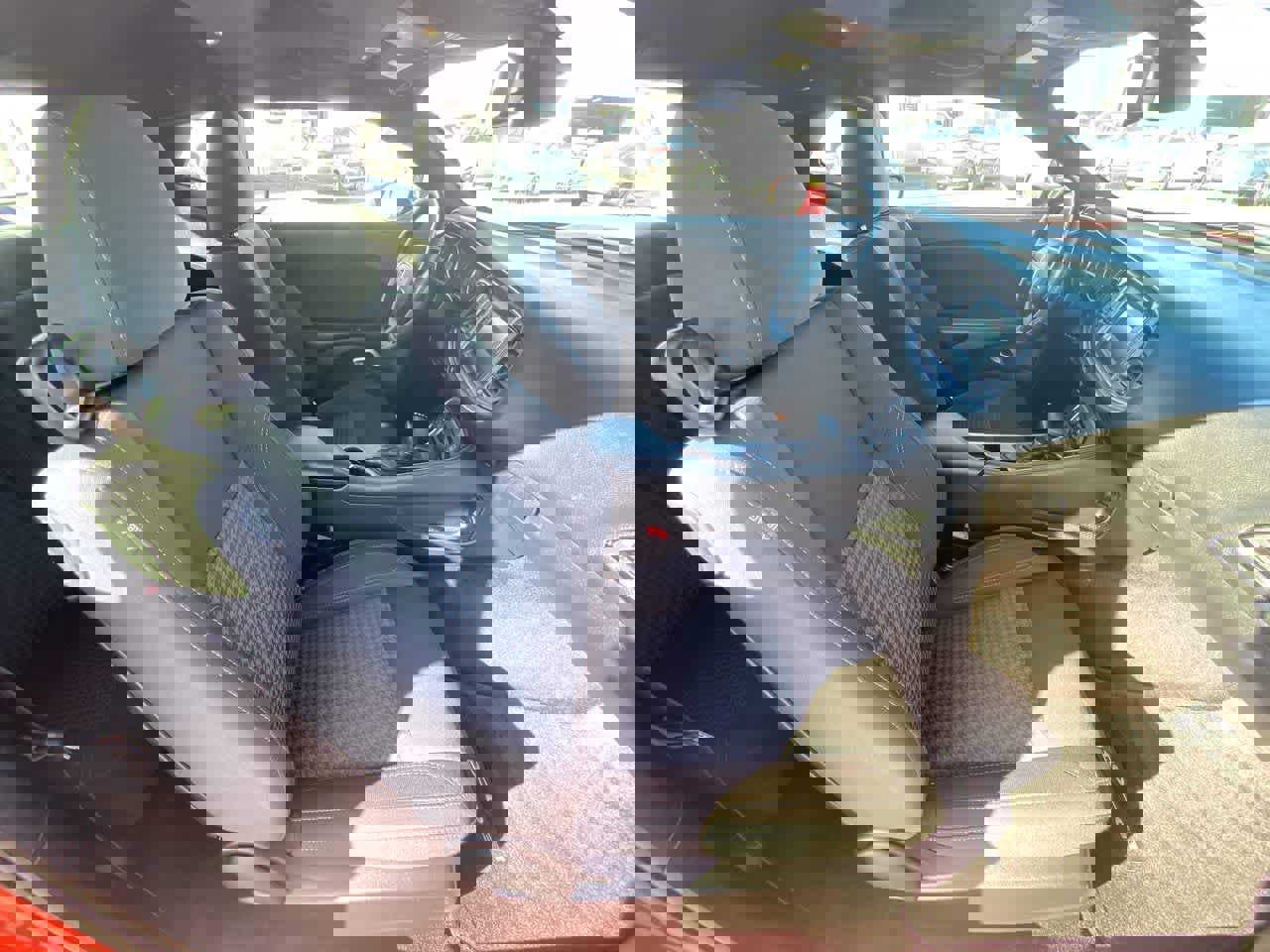 Used 2017 Dodge Challenger SXT image 24