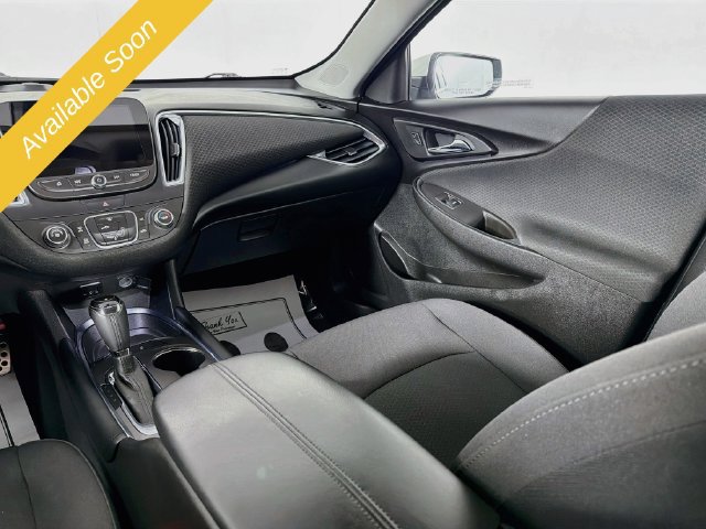 Used 2017 Chevrolet Malibu LT FWD image 22