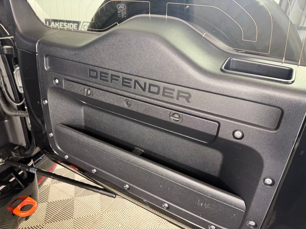 Used 2023 Land Rover Defender 110 X AWD/4WD image 12