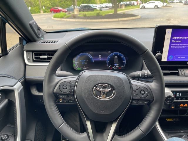 Used 2025 Toyota RAV4 XSE w/ Advanced Technology Package AWD/4WD image 17