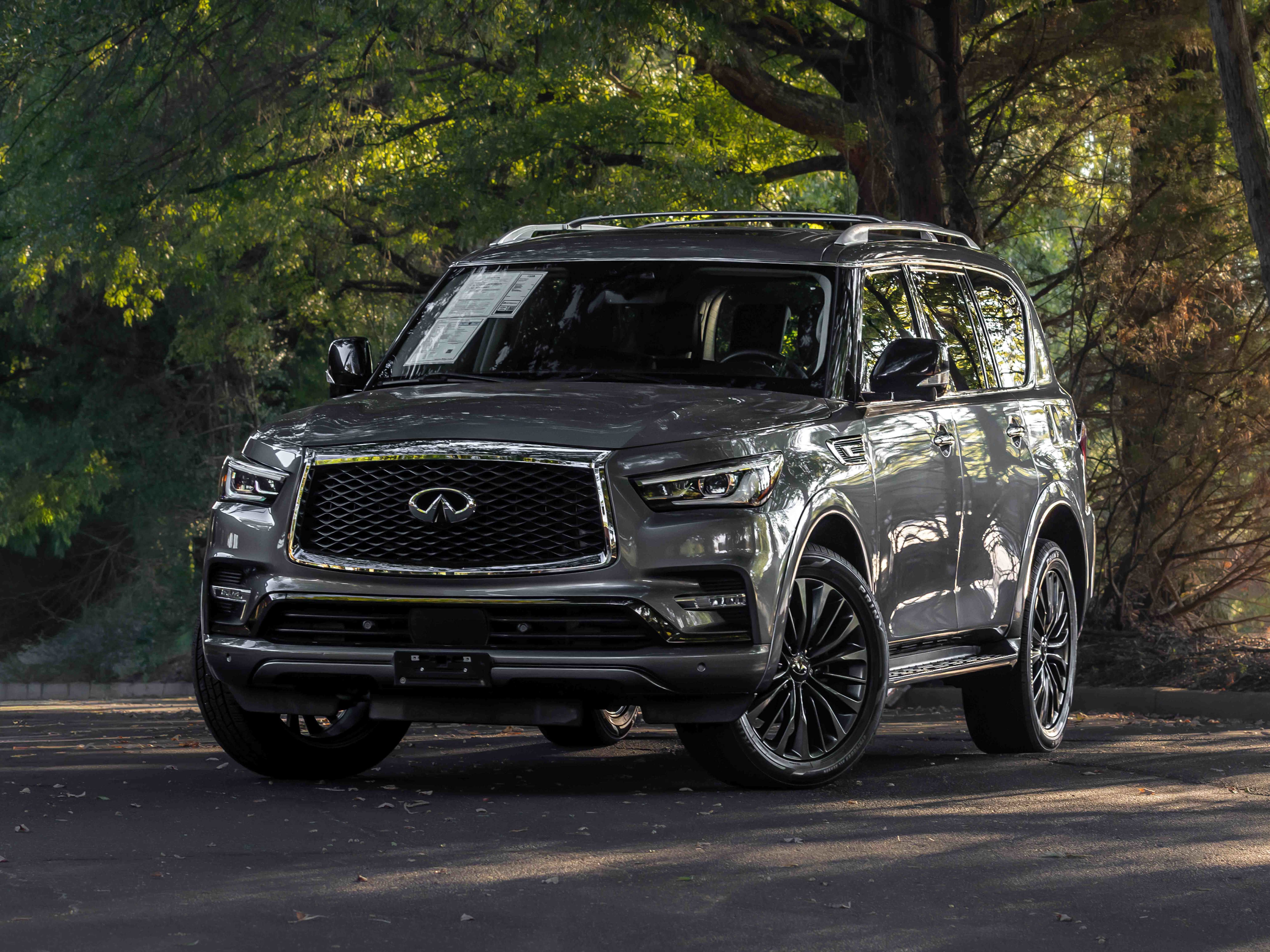Used 2021 INFINITI QX80 Premium Select w/ All-Season Package RWD image 2