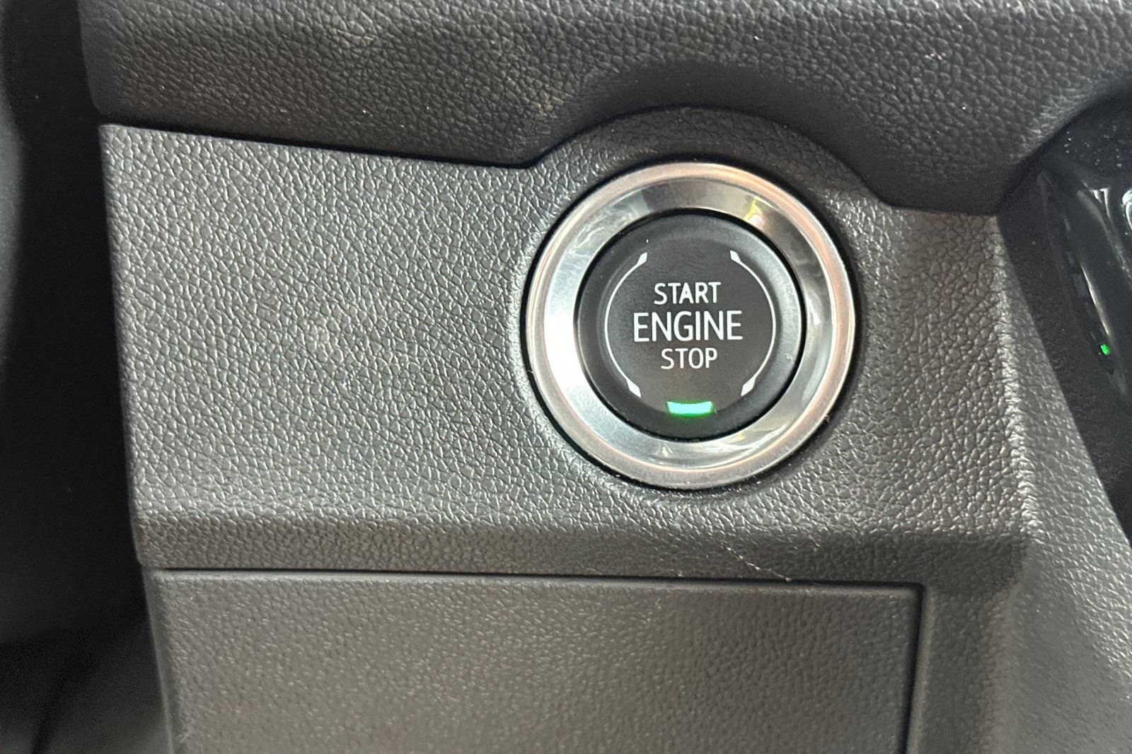 Certified 2024 Chevrolet Traverse LT FWD image 30