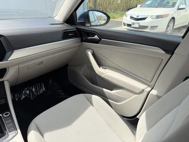 Used 2019 Volkswagen Jetta S image 19