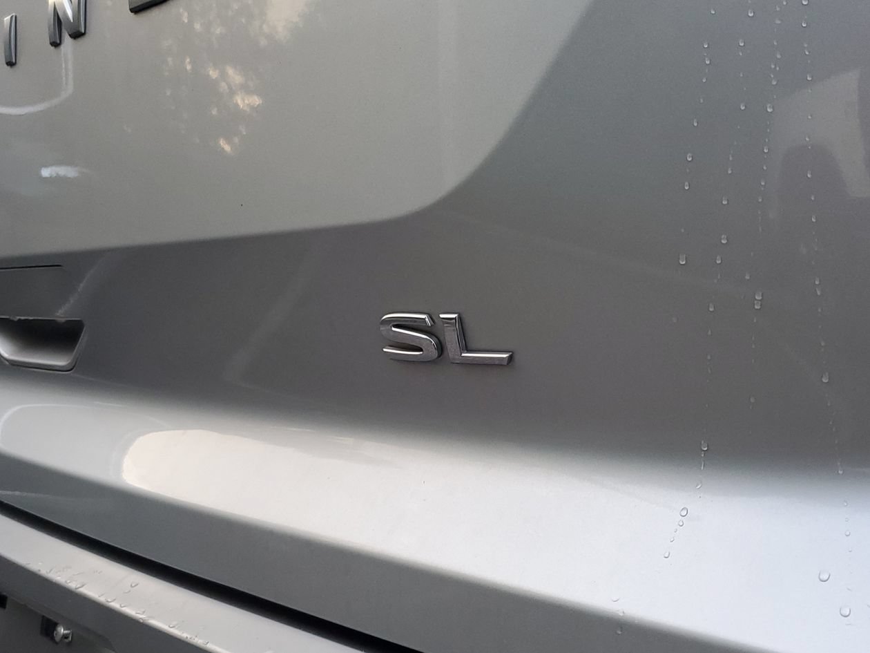 Used 2025 Nissan Pathfinder SL FWD image 8