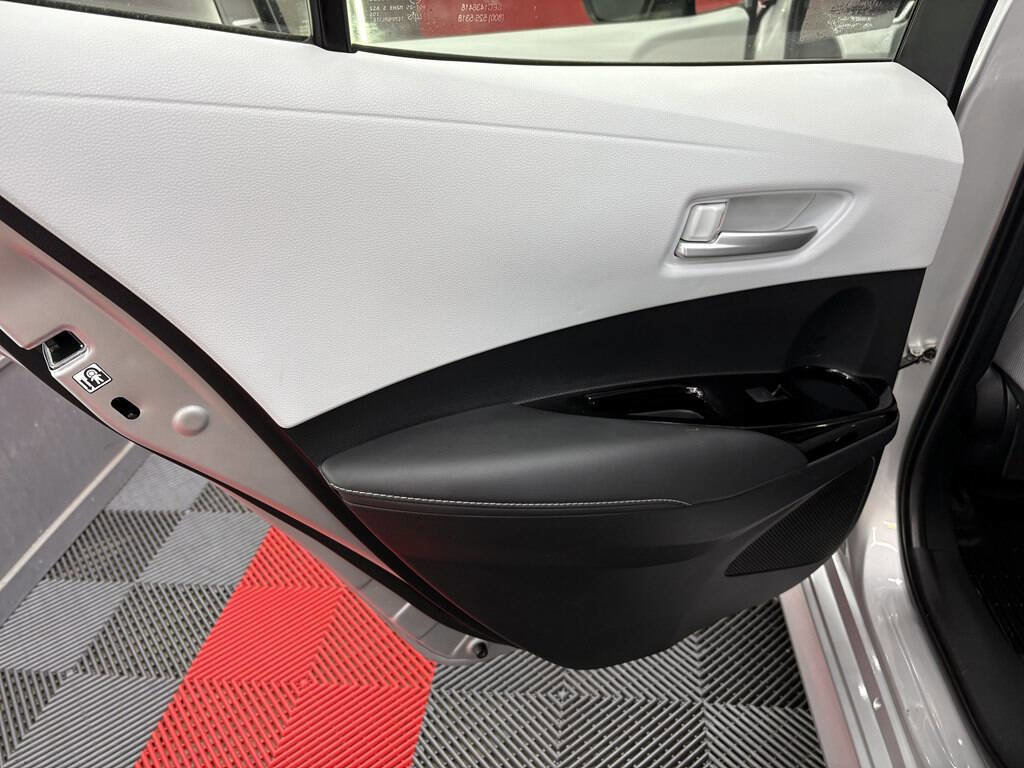 Used 2021 Toyota Corolla SE image 9