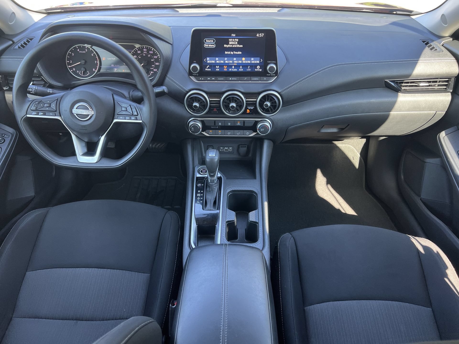 Used 2024 Nissan Sentra SV FWD image 2