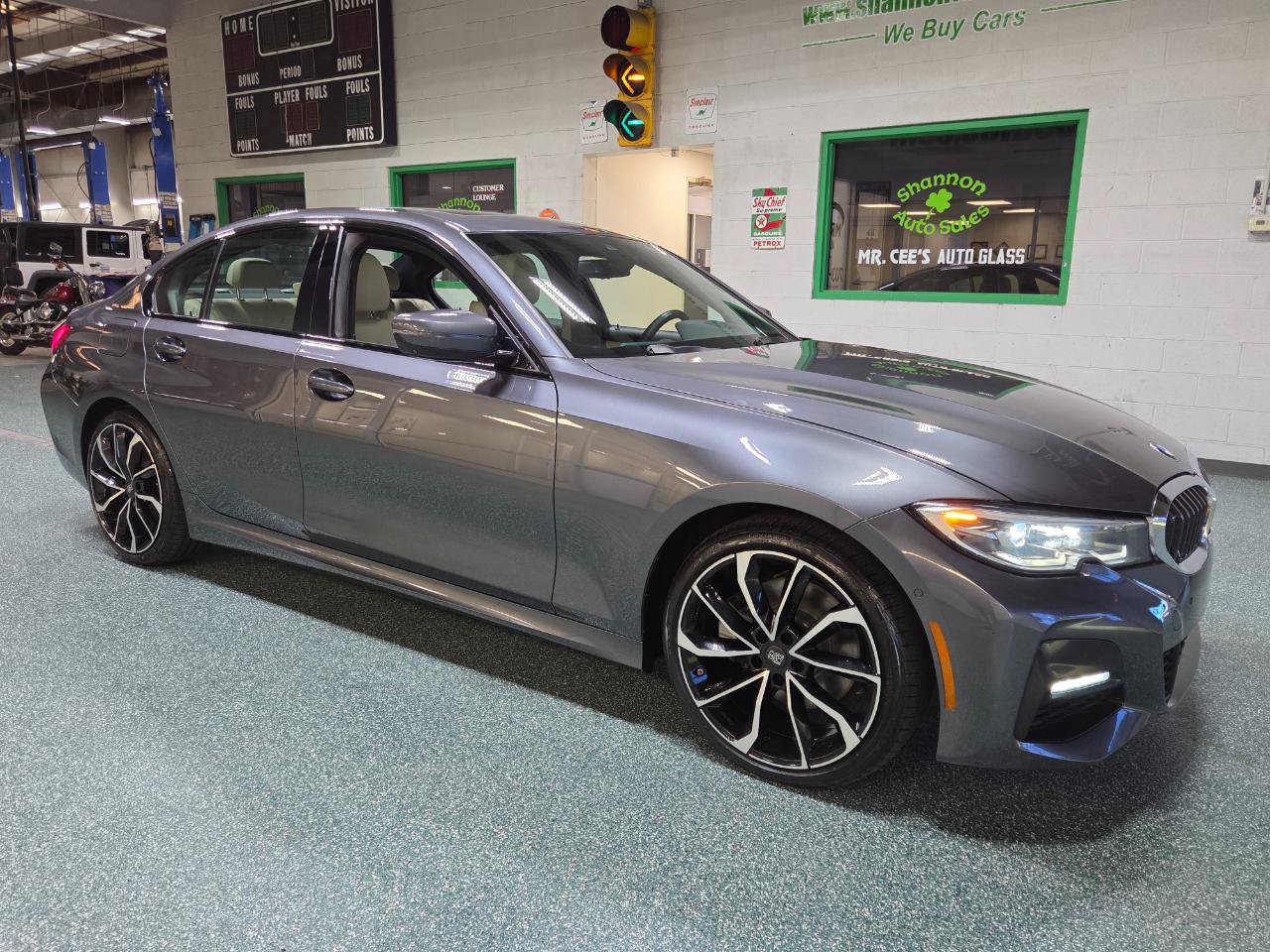 Used 2021 BMW 330i xDrive Sedan w/ M Sport Package AWD/4WD image 4