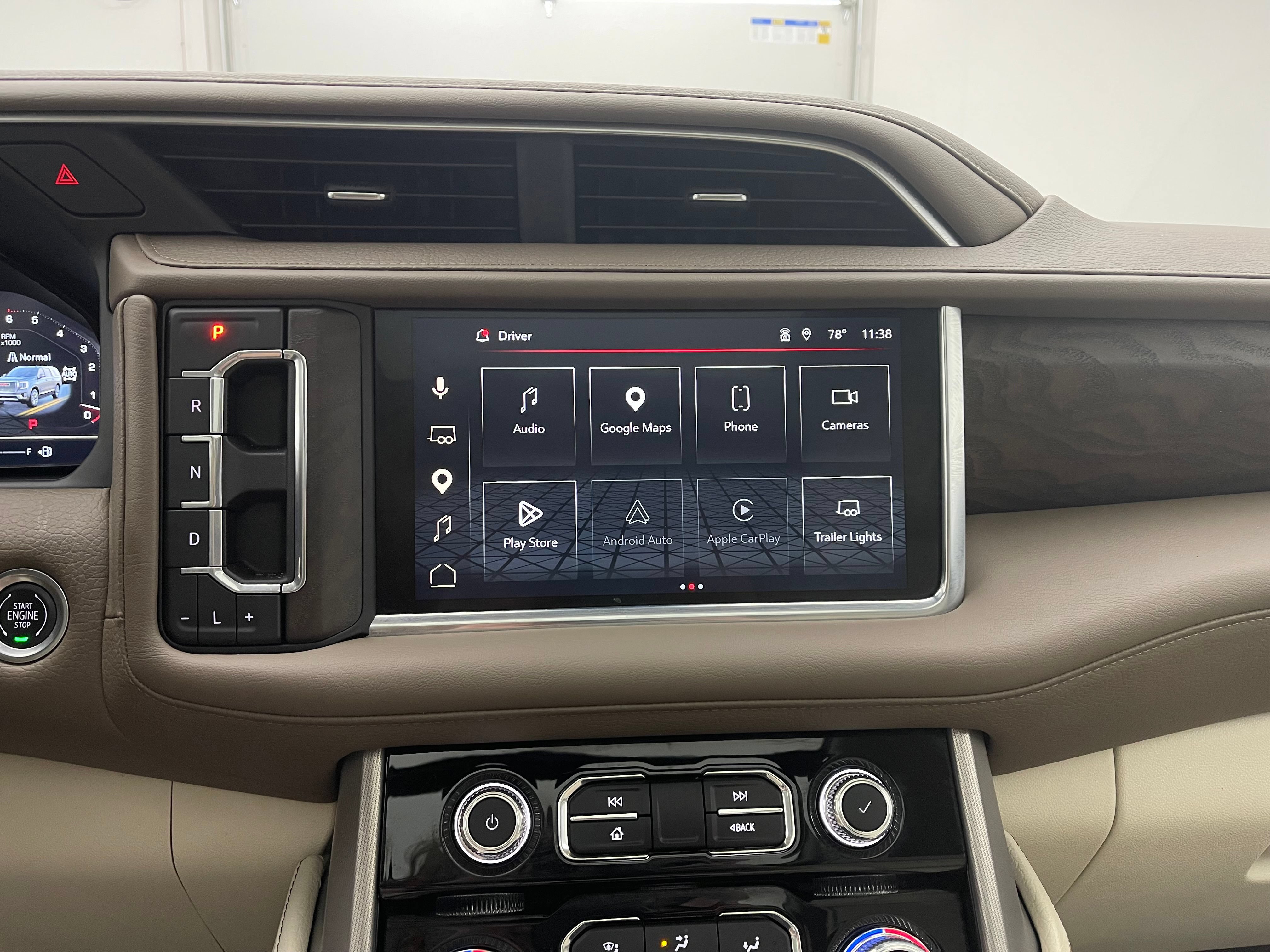 Used 2024 GMC Yukon Denali AWD/4WD image 30