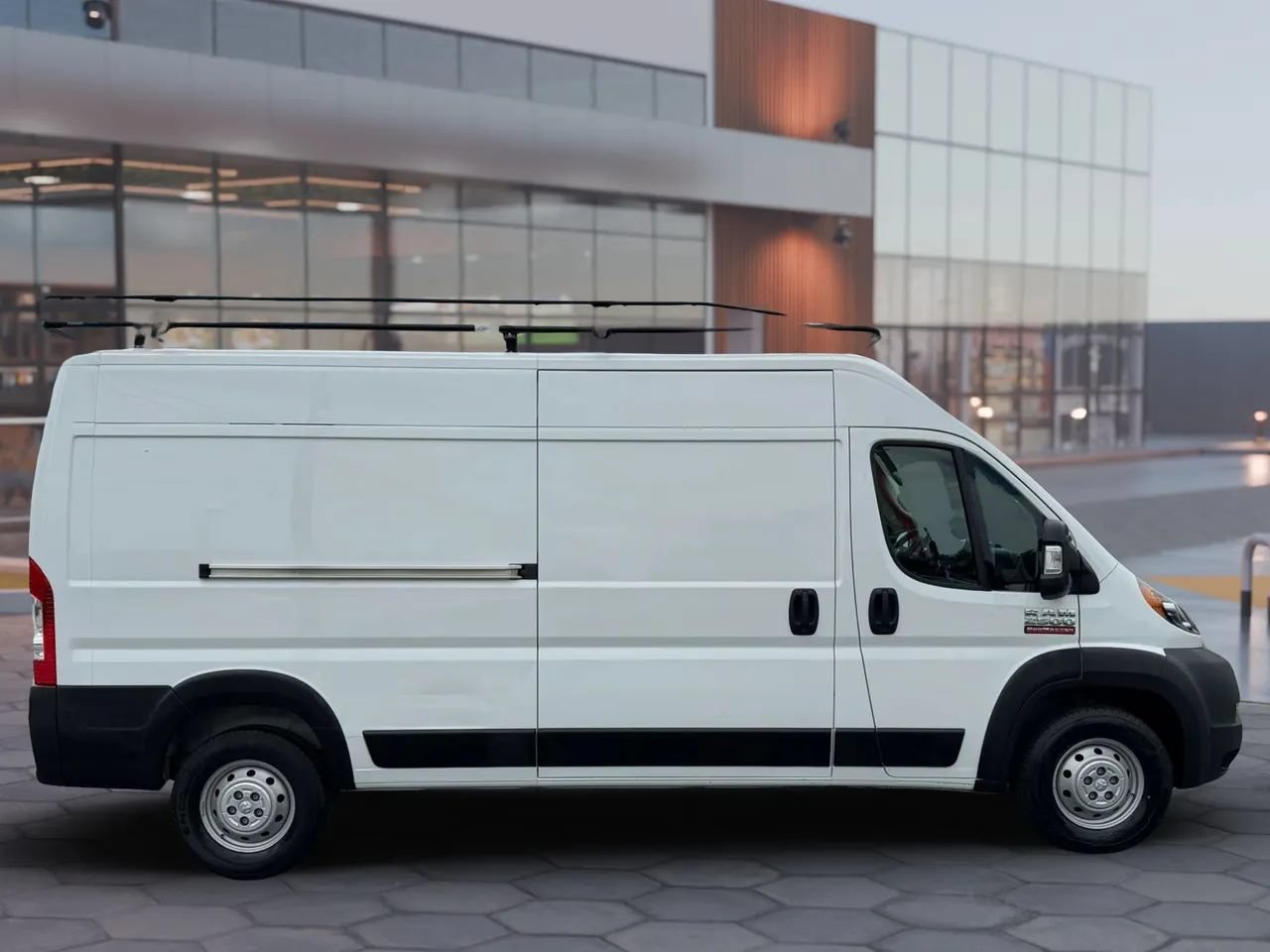 Used 2022 RAM ProMaster 2500 FWD image 4