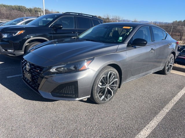 Certified 2024 Nissan Altima 2.5 SR image 1