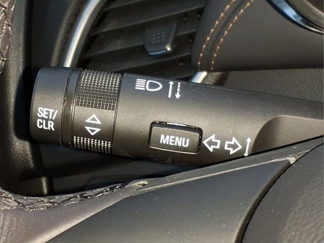 Used 2022 Chevrolet Trax LT w/ LT Convenience Package image 26