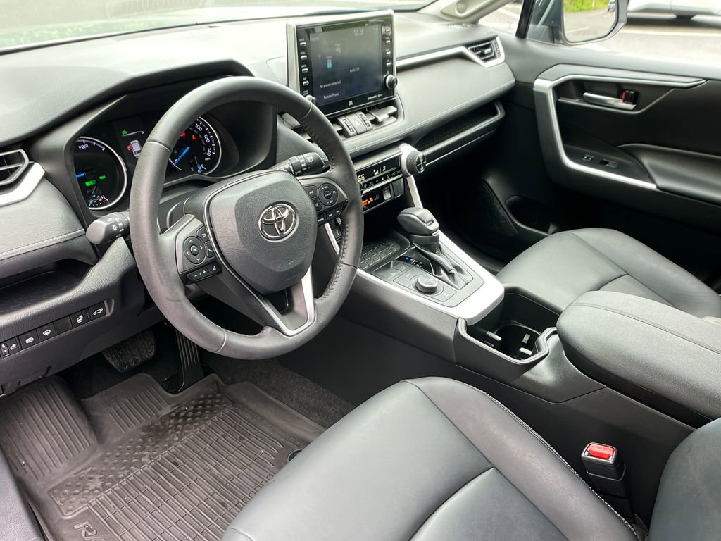 Used 2022 Toyota RAV4 XLE Premium AWD/4WD image 10