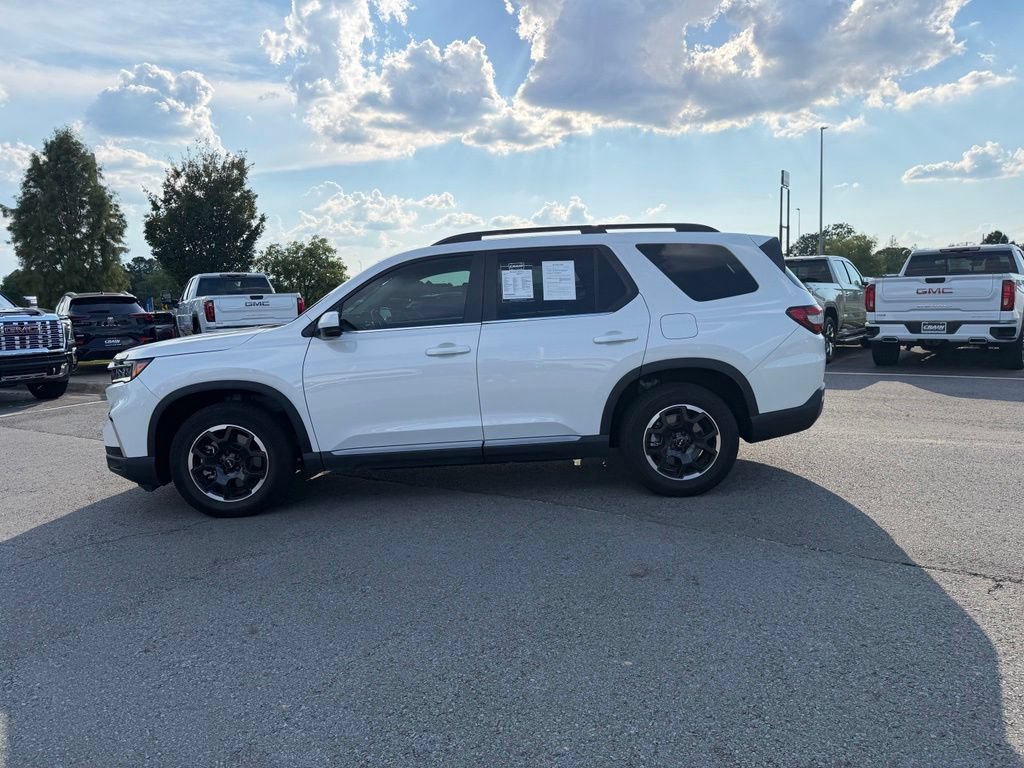 Used 2025 Honda Pilot EX-L image 12