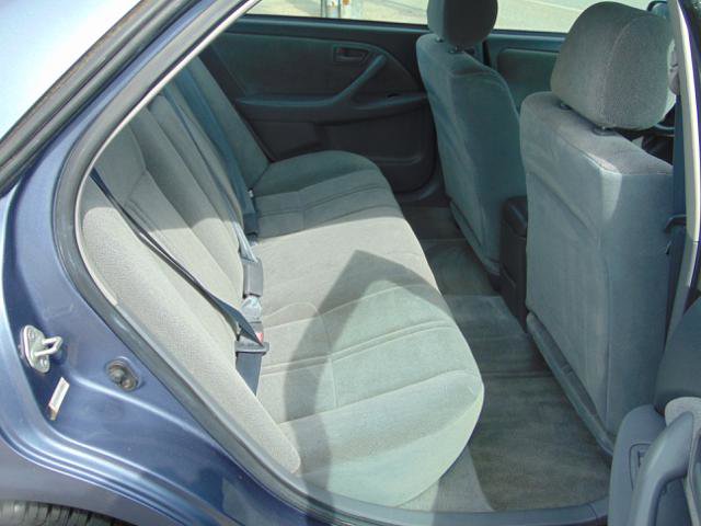 Used 2000 Toyota Camry LE FWD image 11