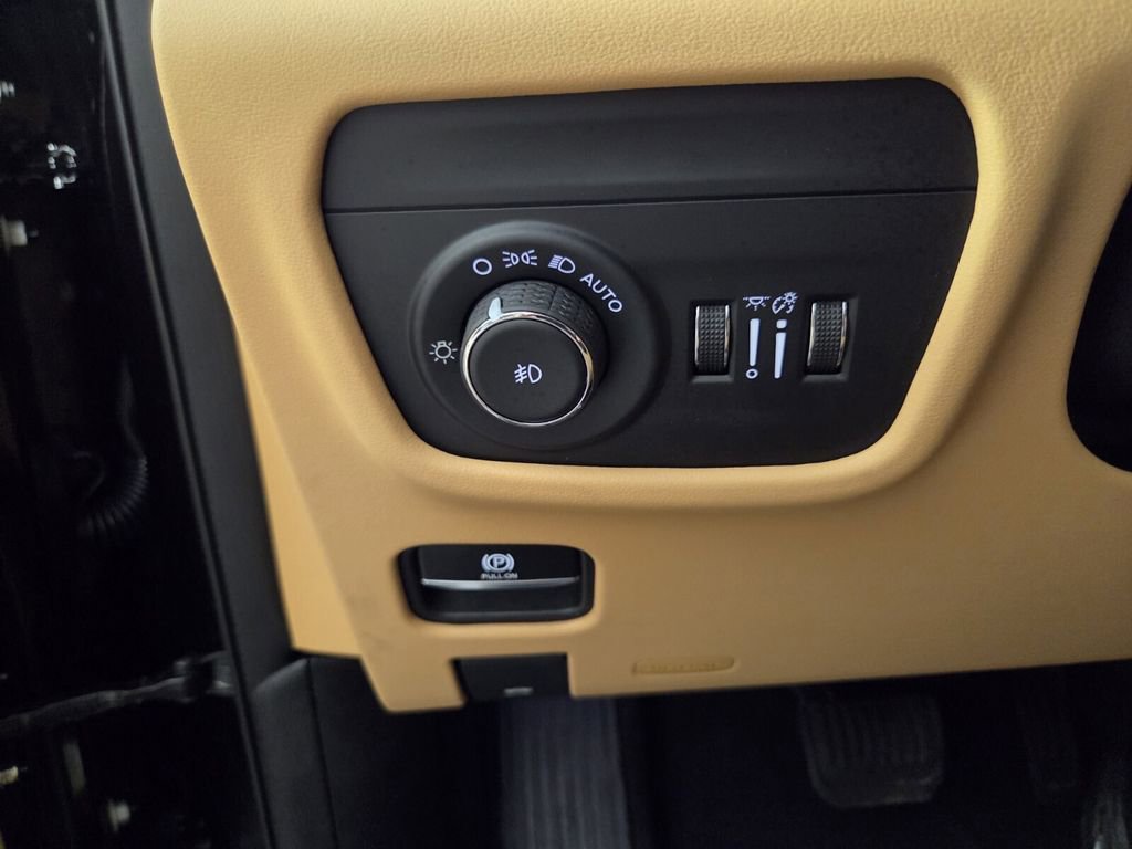 Certified 2024 Jeep Grand Cherokee Summit image 21