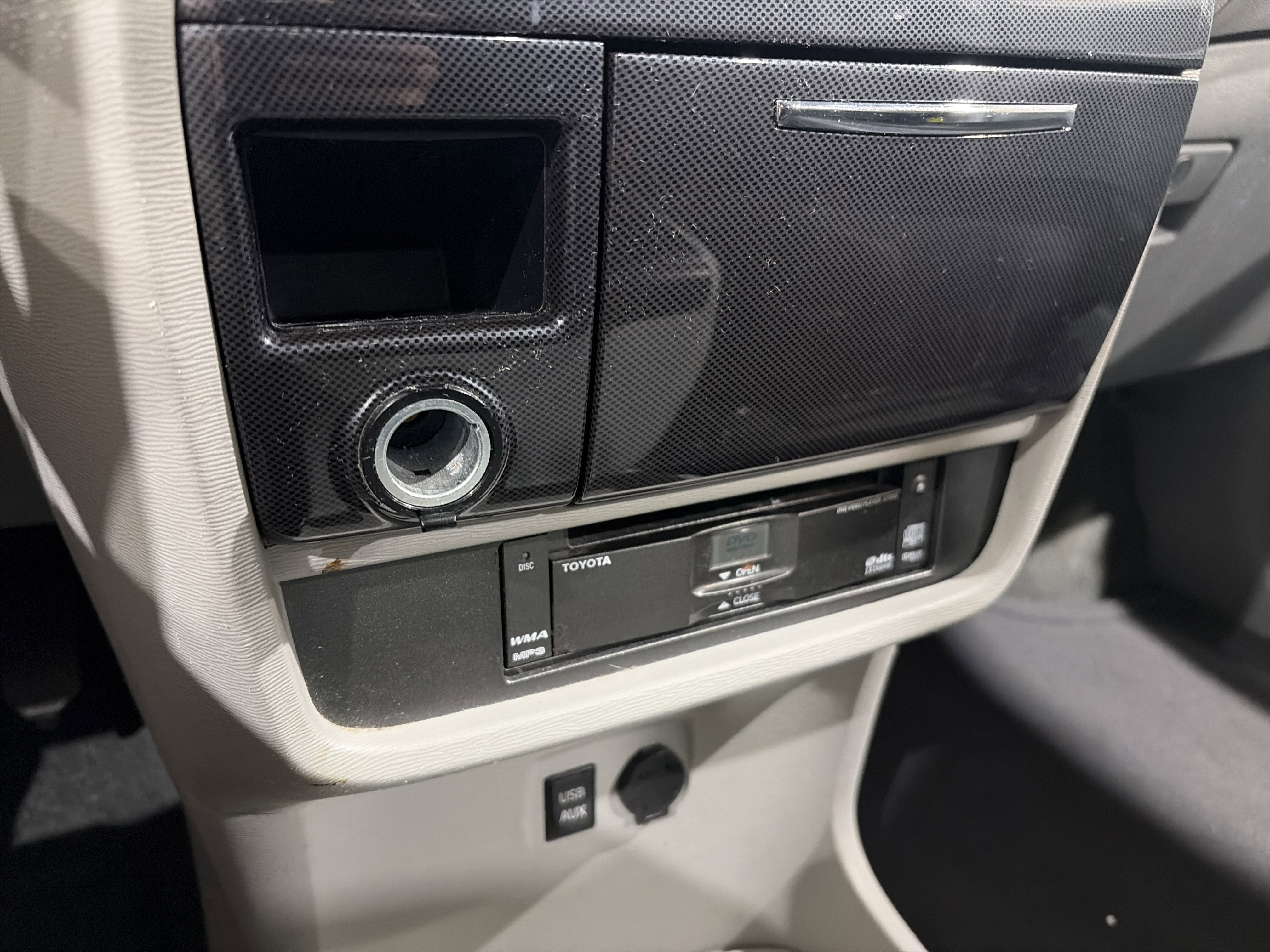 Used 2013 Toyota Sienna SE w/ Premium Pkg w/Entune FWD image 52