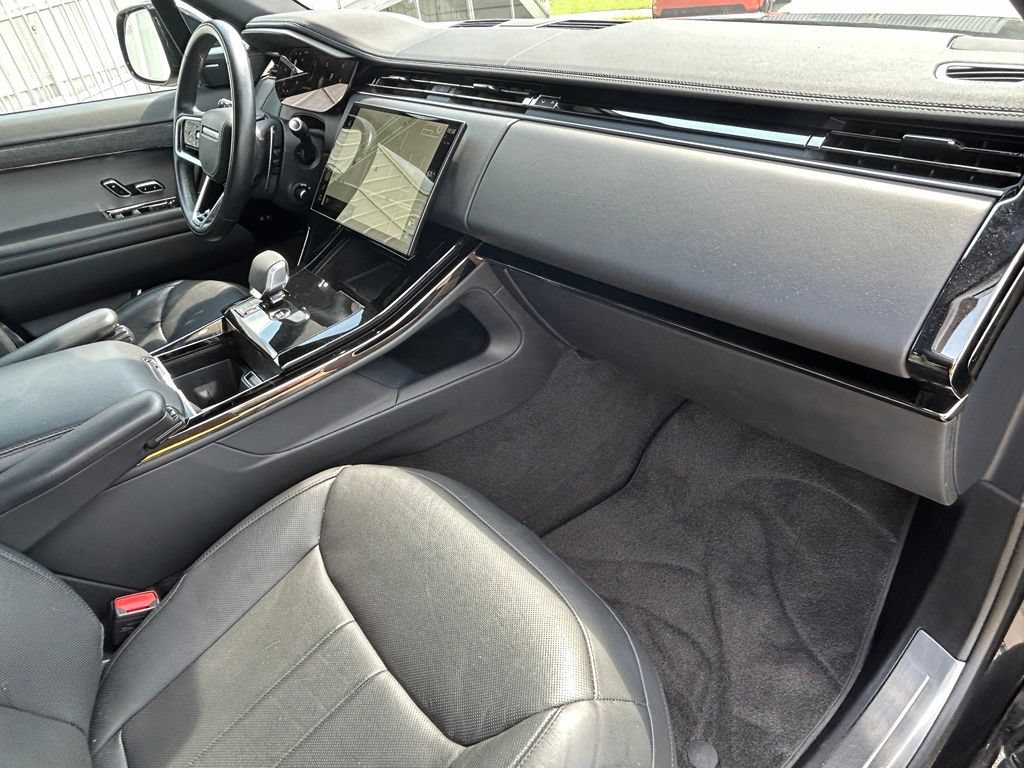 Used 2025 Land Rover Range Rover Sport SE AWD/4WD image 40