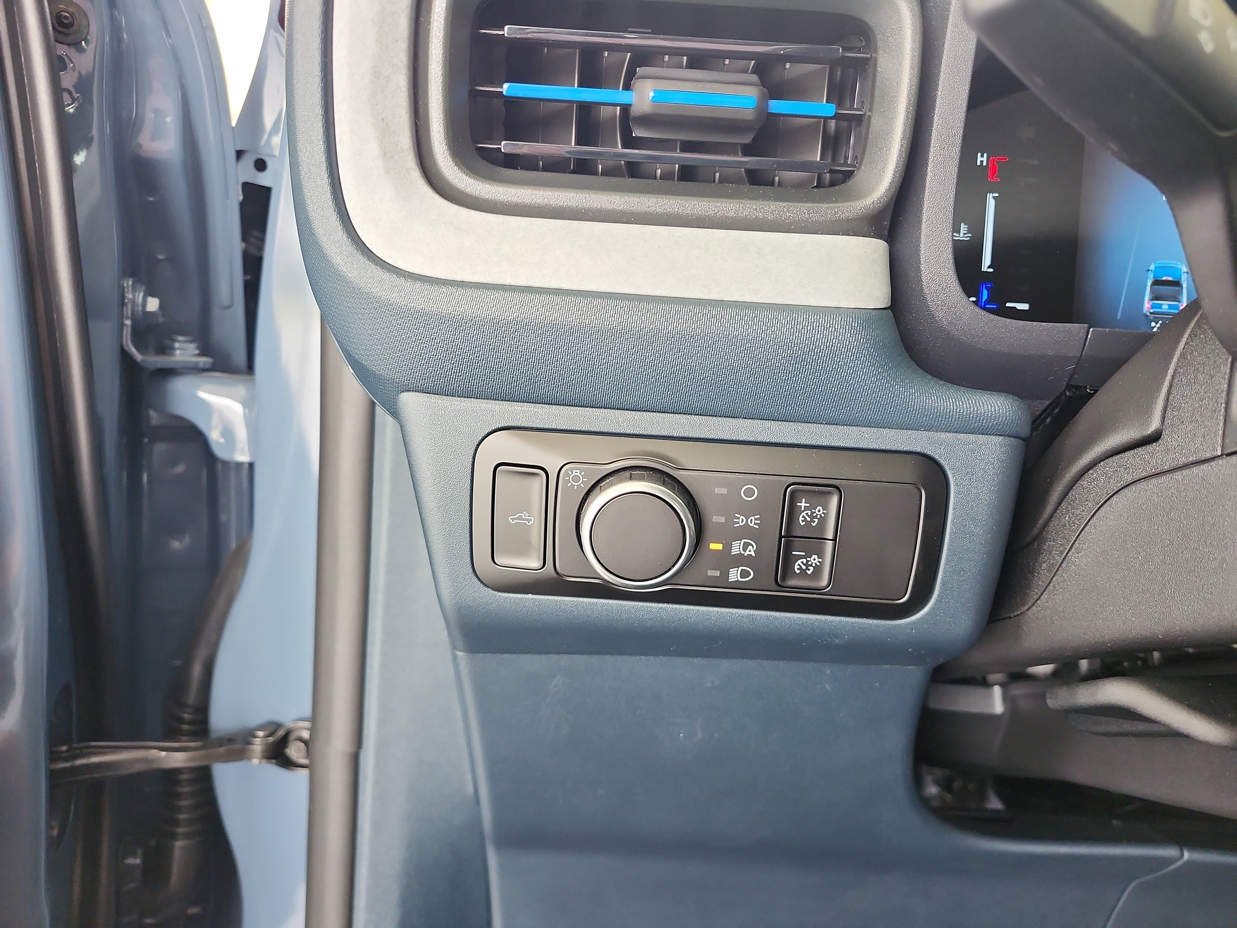 New 2026 Ford Maverick XLT w/ XLT Luxury Package AWD/4WD image 12