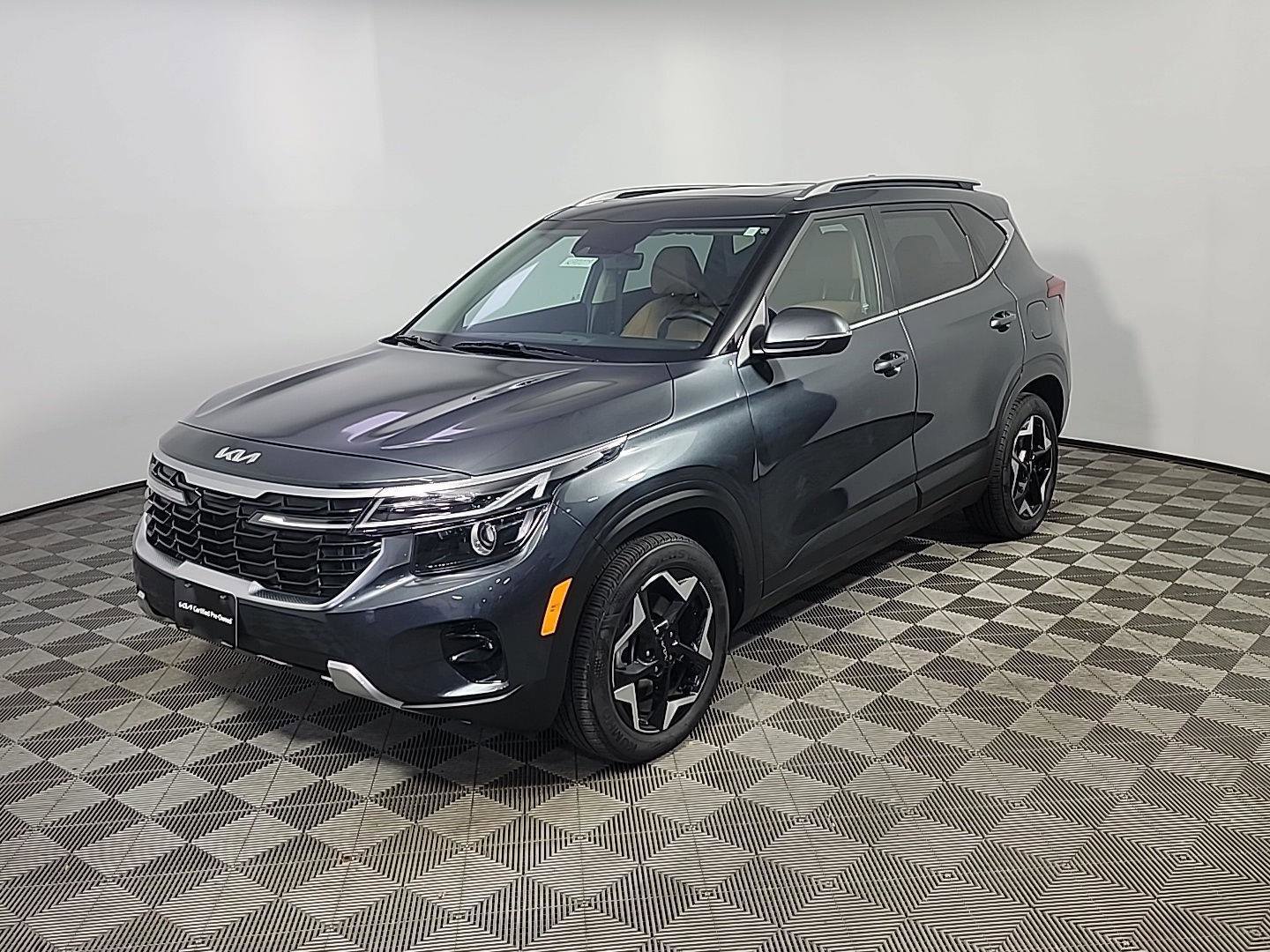 Used 2024 Kia Seltos EX AWD/4WD image 12