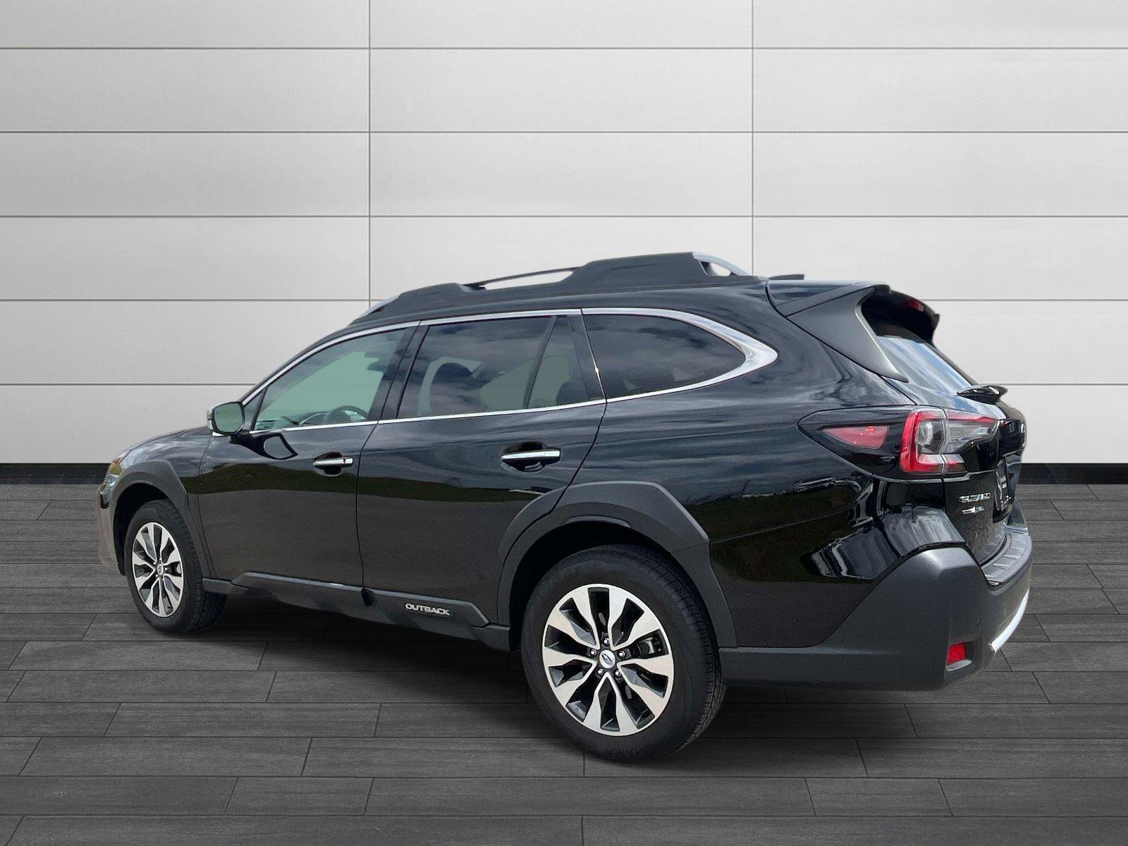 Used 2025 Subaru Outback Touring XT AWD/4WD image 5