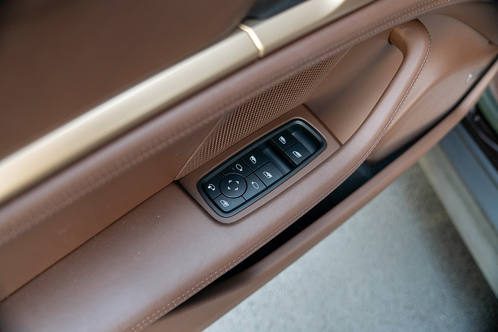 Certified 2023 Porsche Taycan 4S AWD/4WD image 16