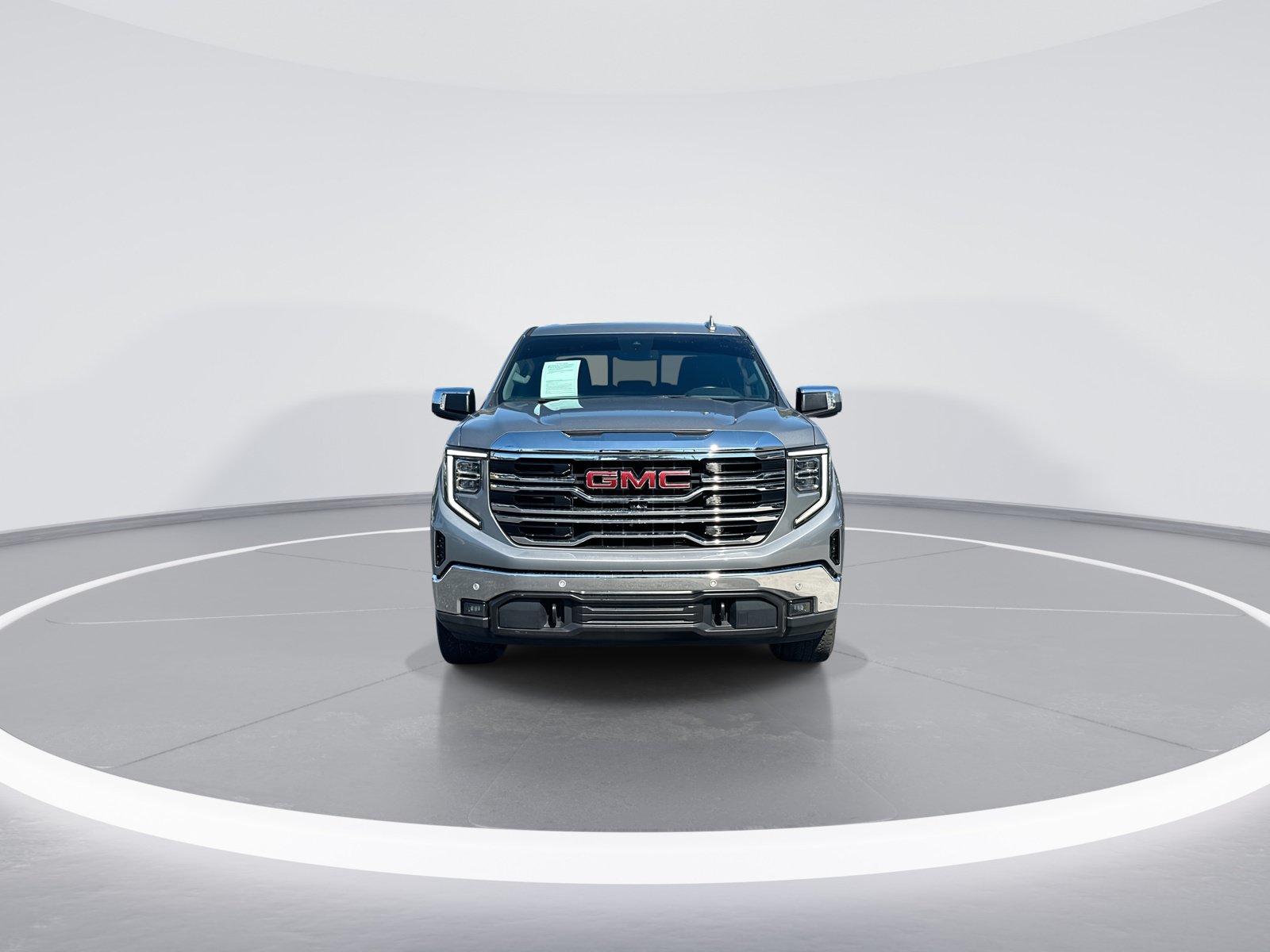 Used 2023 GMC Sierra 1500 SLT w/ SLT Premium Plus Package AWD/4WD image 3