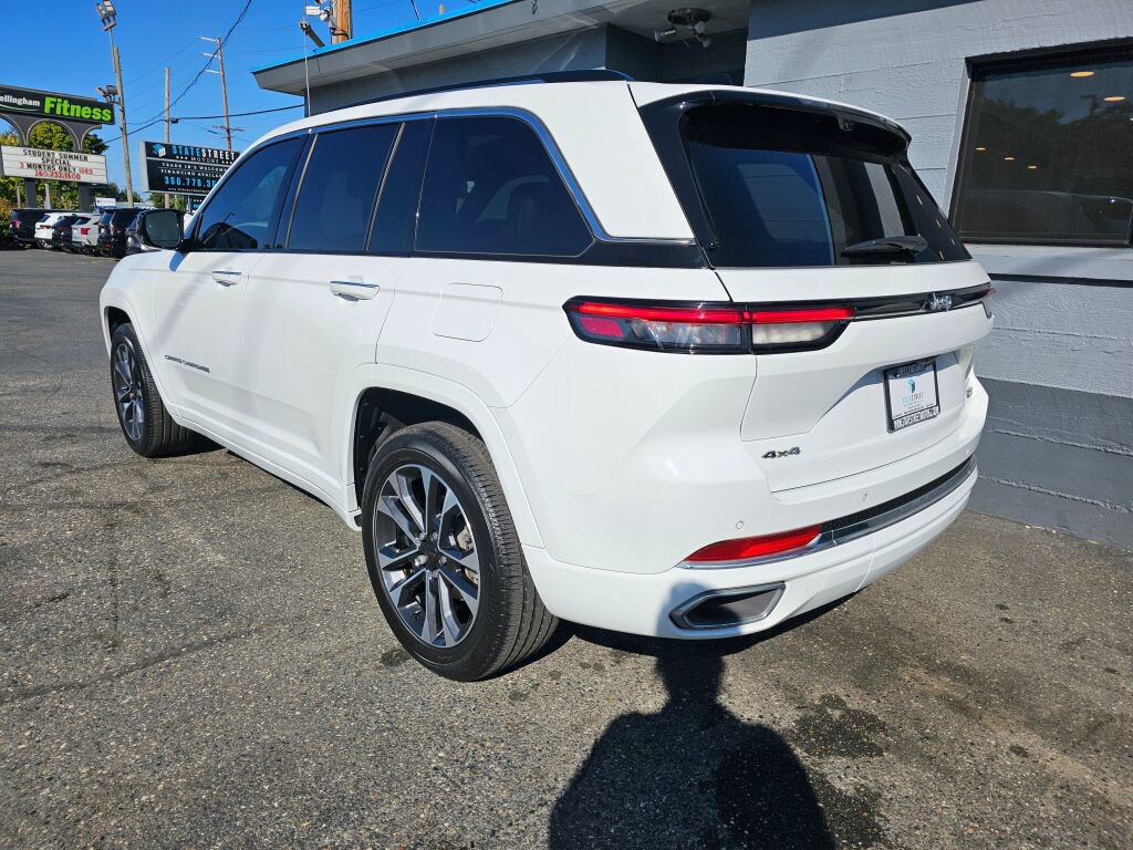 Used 2024 Jeep Grand Cherokee Overland w/ Advanced Protech Group III image 3