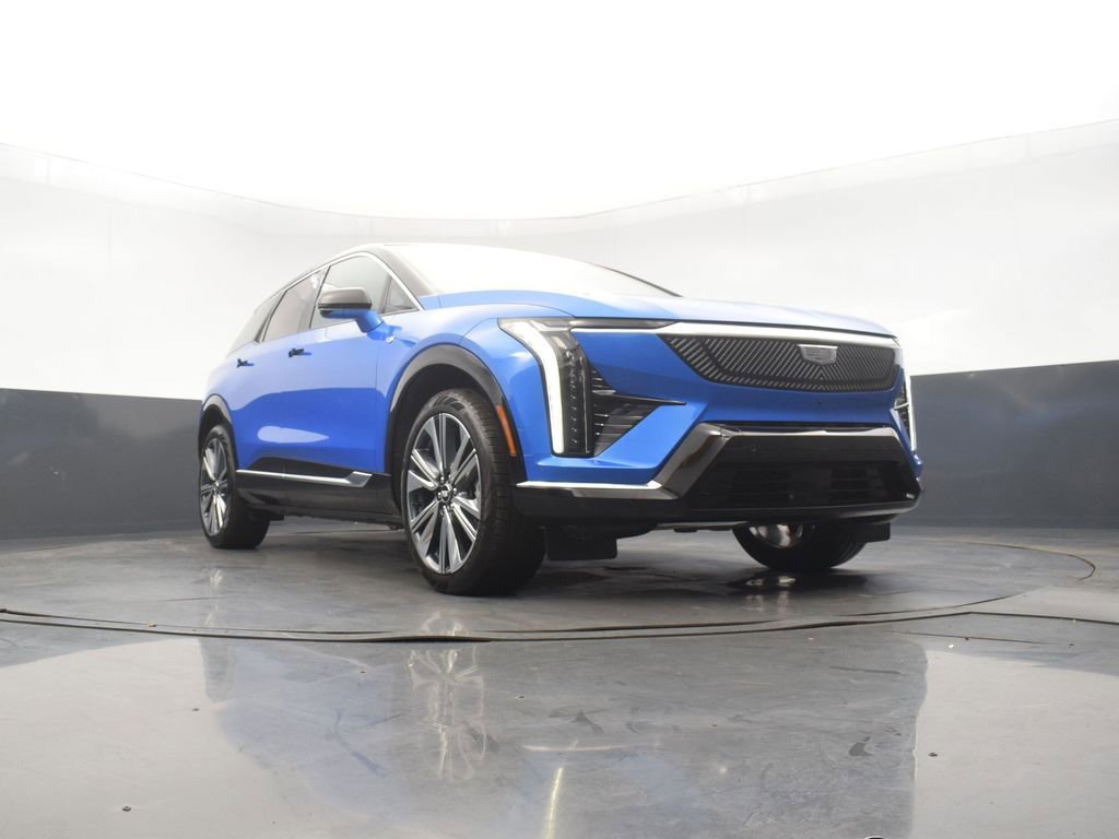 Certified 2025 Cadillac Optiq Luxury 2 AWD/4WD image 47