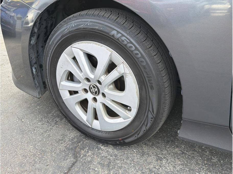 Used 2016 Toyota Prius Two FWD image 31