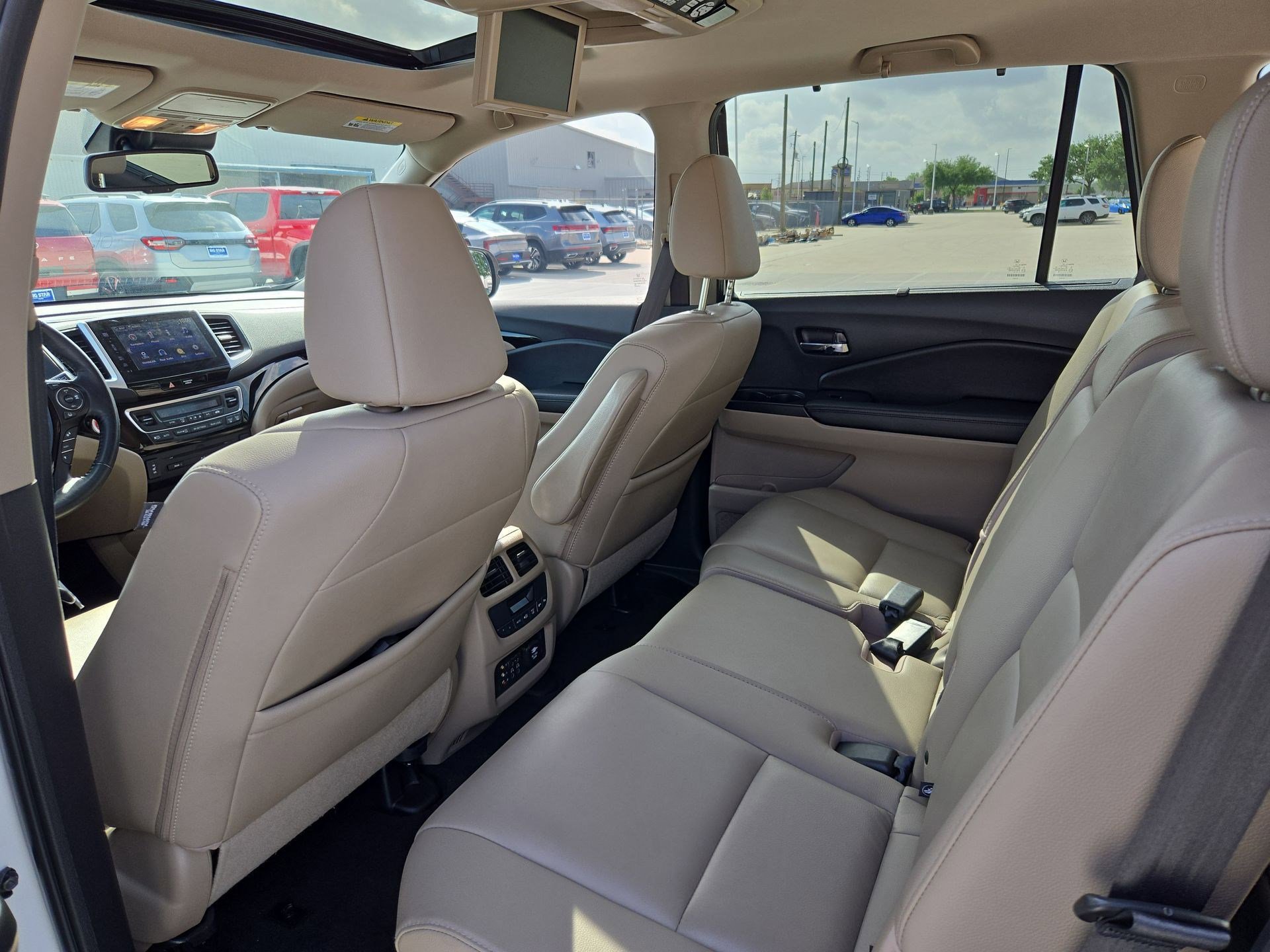 Used 2016 Honda Pilot Touring image 27