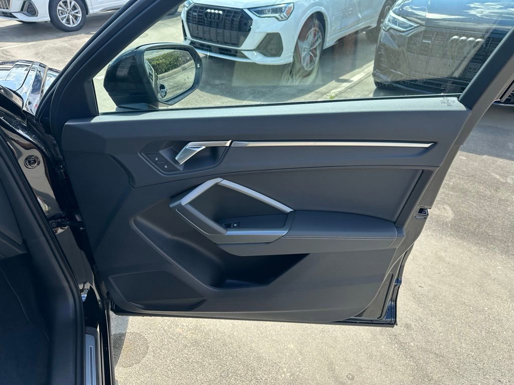 New 2025 Audi Q3 2.0T Premium image 26