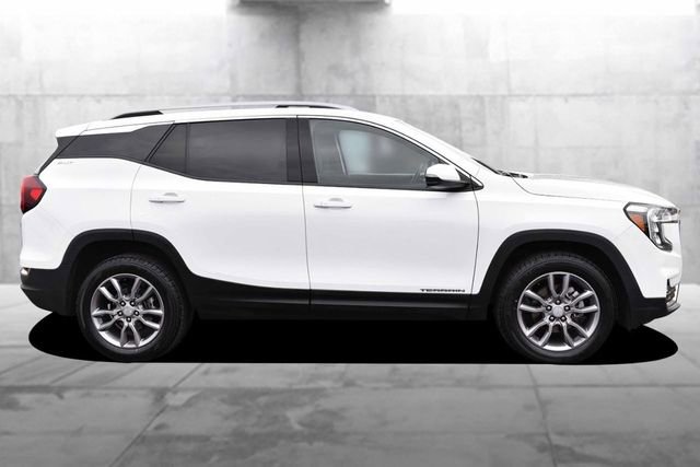 Used 2024 GMC Terrain SLT image 5