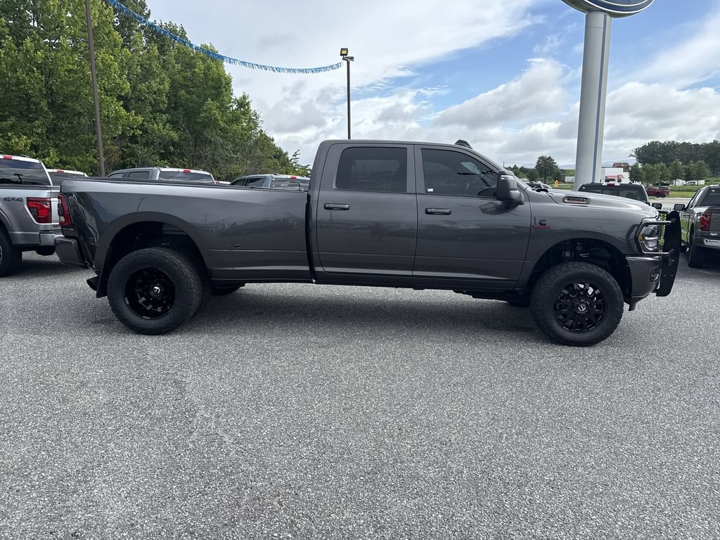Used 2024 RAM 3500 Big Horn w/ Night Edition AWD/4WD image 8