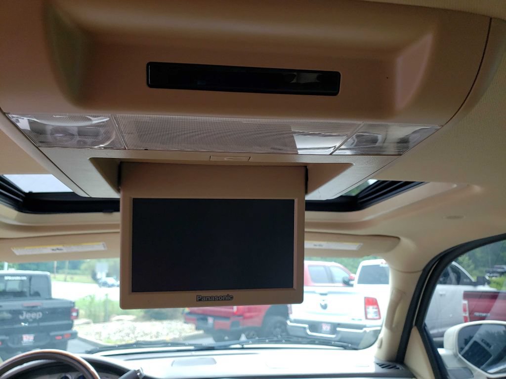 Used 2014 Cadillac Escalade Premium AWD/4WD image 23