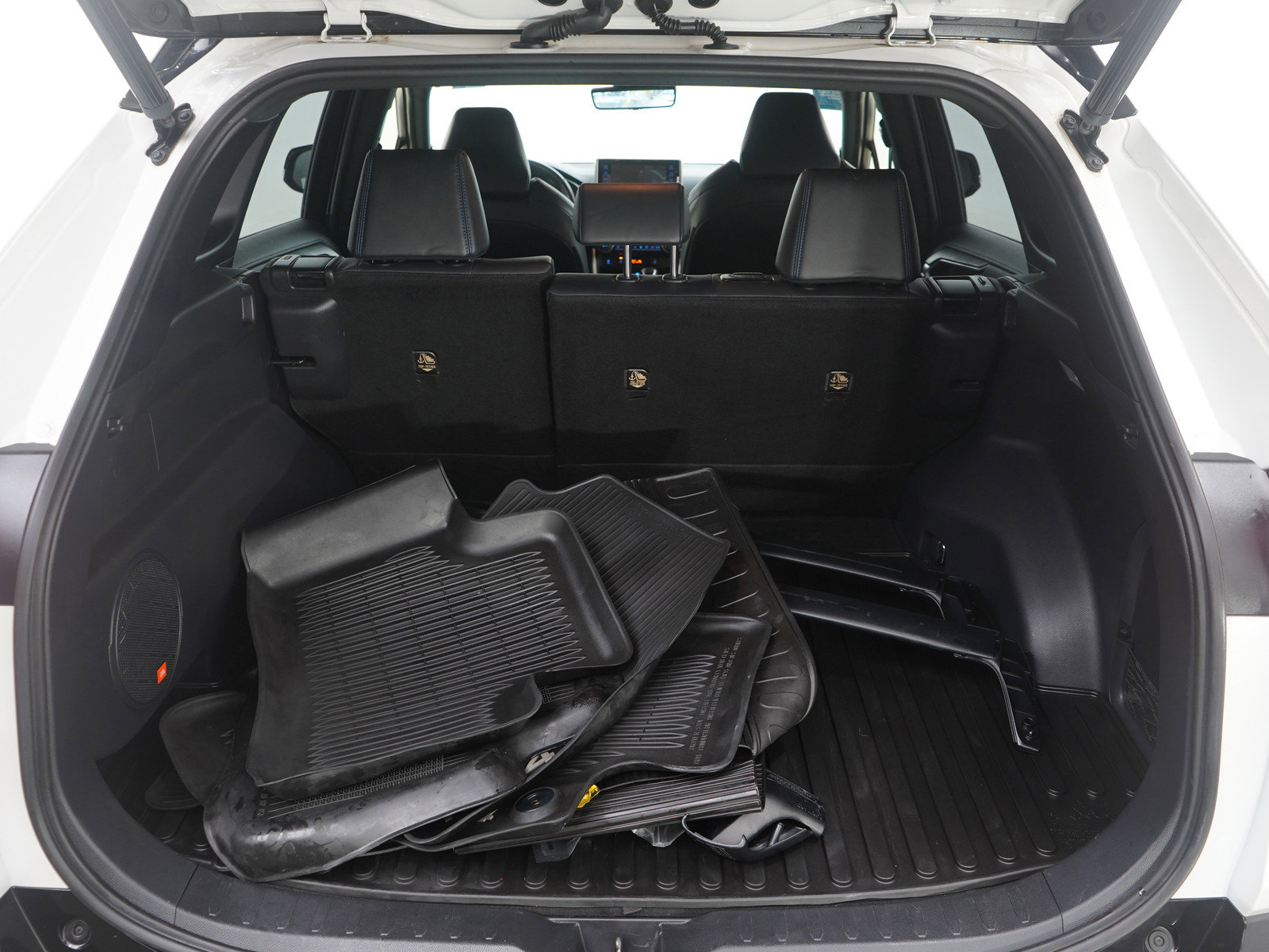 Used 2020 Toyota RAV4 XSE image 9