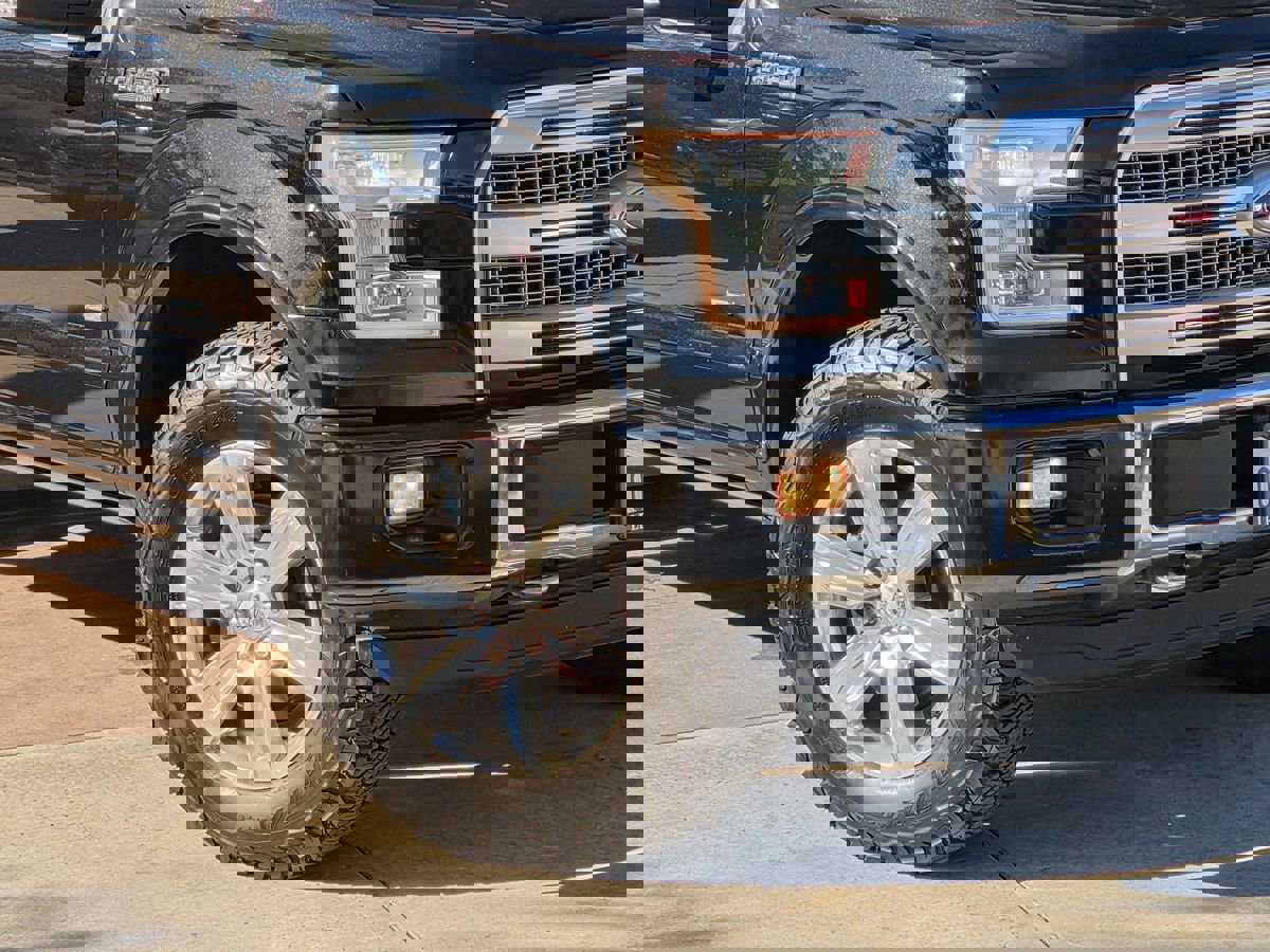 Used 2015 Ford F150 Platinum w/ Equipment Group 701A Luxury image 5