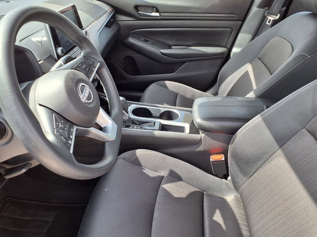 Used 2024 Nissan Altima 2.5 SV FWD image 17