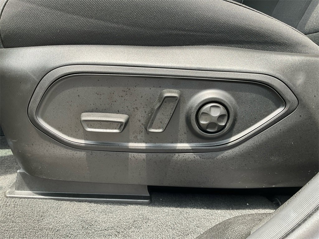 New 2025 Jeep Grand Cherokee L Laredo w/ Luxury Tech Group I image 35