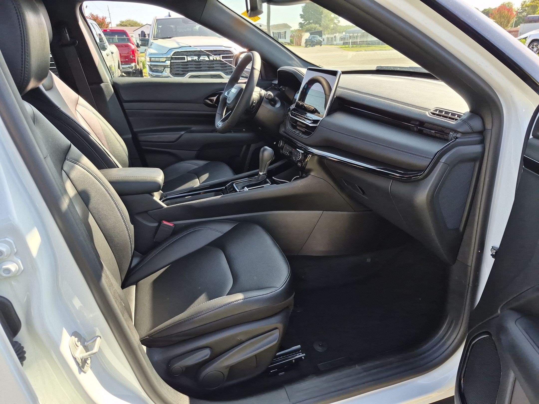 Used 2026 Jeep Compass Limited AWD/4WD image 21