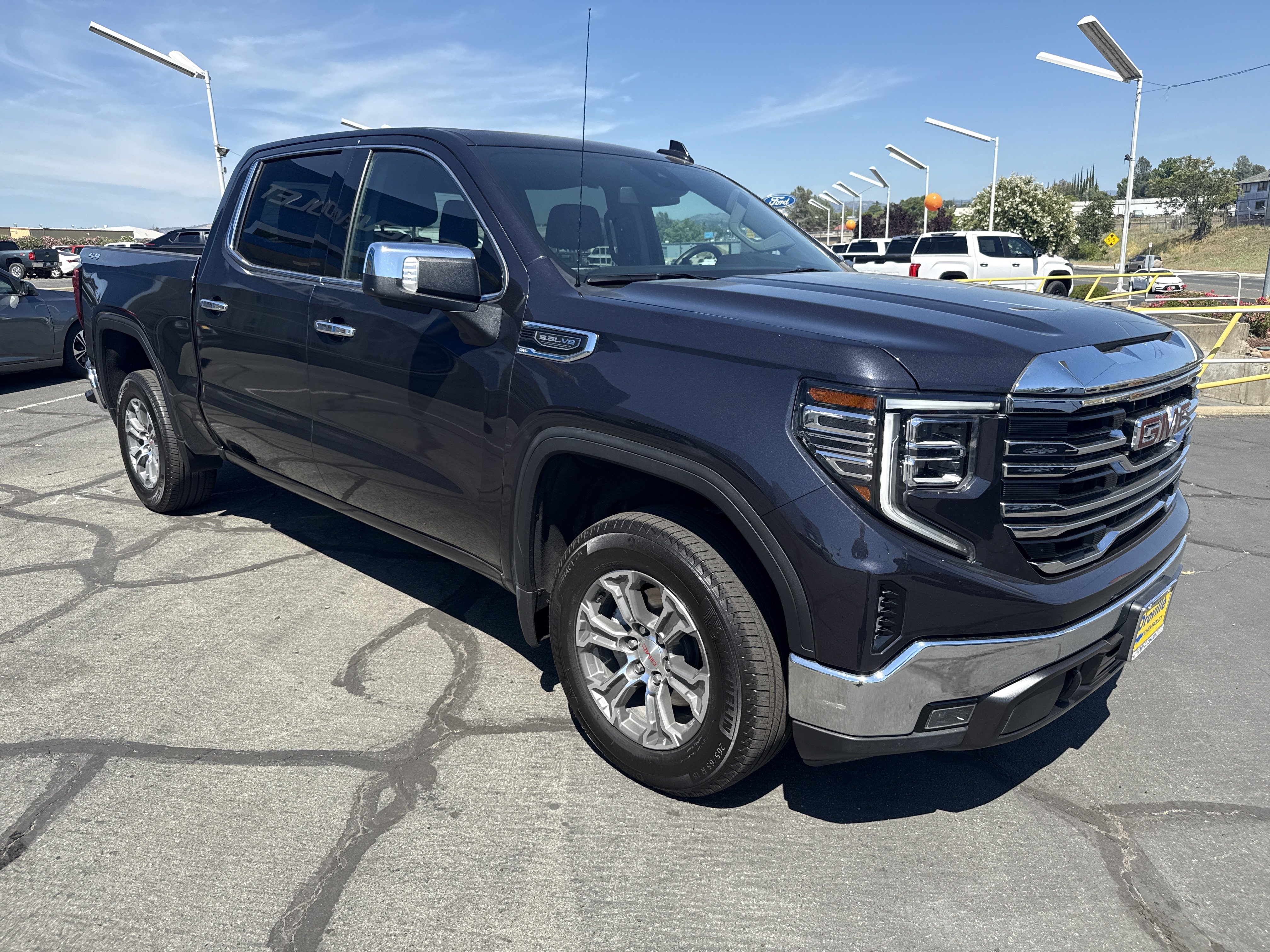 Used 2025 GMC Sierra 1500 SLT AWD/4WD image 8