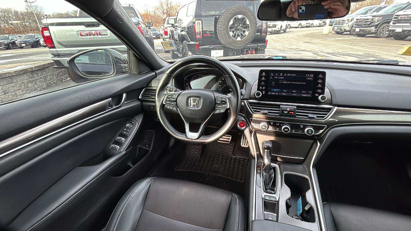 Used 2018 Honda Accord Sport image 25